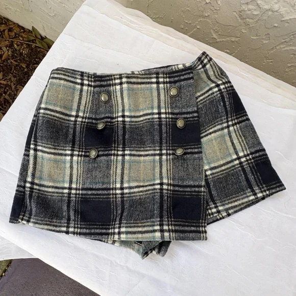 Forever 21 Plaid Skort in Blue and Beige - Picture 2 of 10